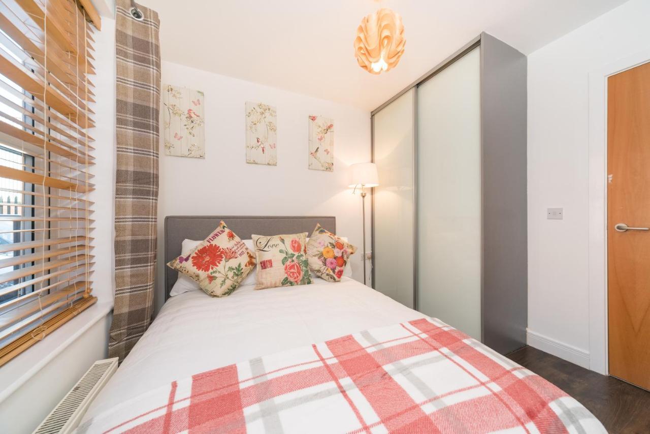 City Centre Posh Parlour Gated Parking 1Bed Wifi 킹스턴어폰헐 외부 사진