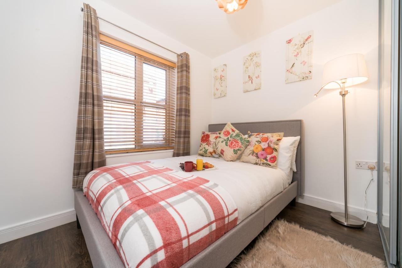 City Centre Posh Parlour Gated Parking 1Bed Wifi 킹스턴어폰헐 외부 사진